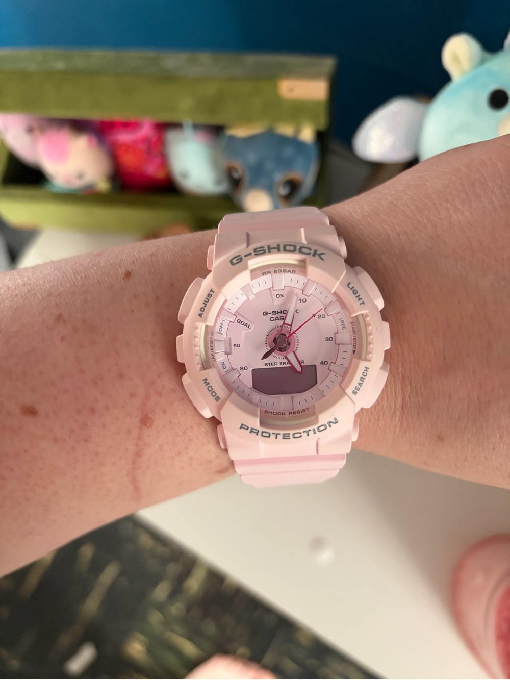 G-Shock Pink watch - Picture 3 of 3